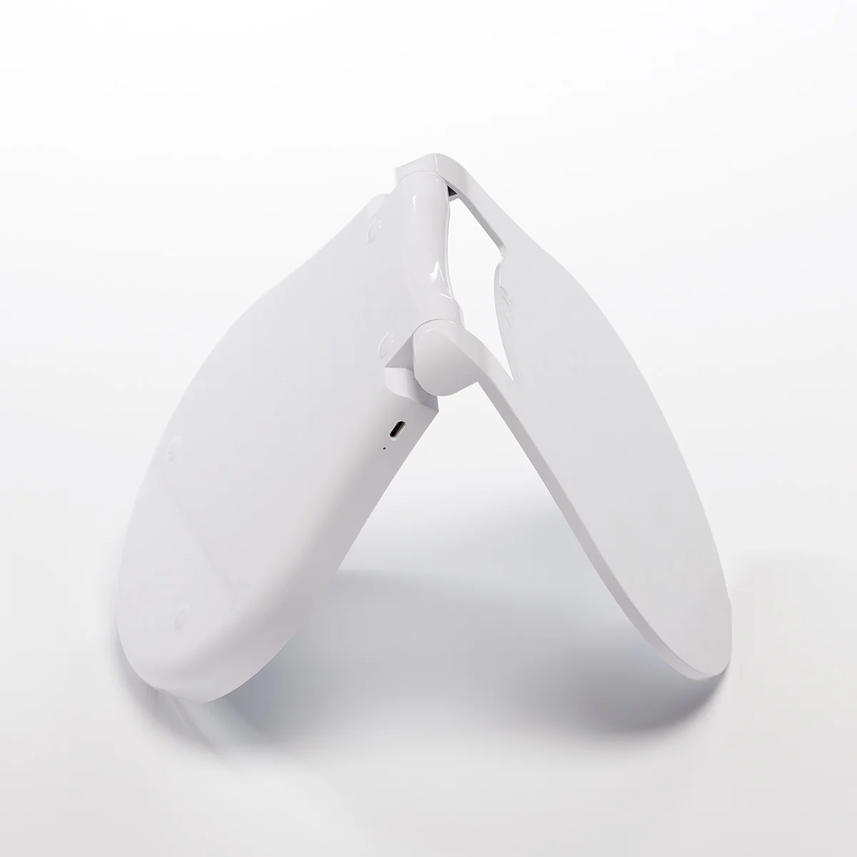 10X Lighted Folding Travel Mirror by Sharper Image - Image 5