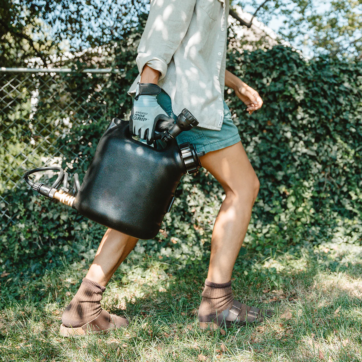 2 Gallon Pressurized Portable Water Tank - Image 8