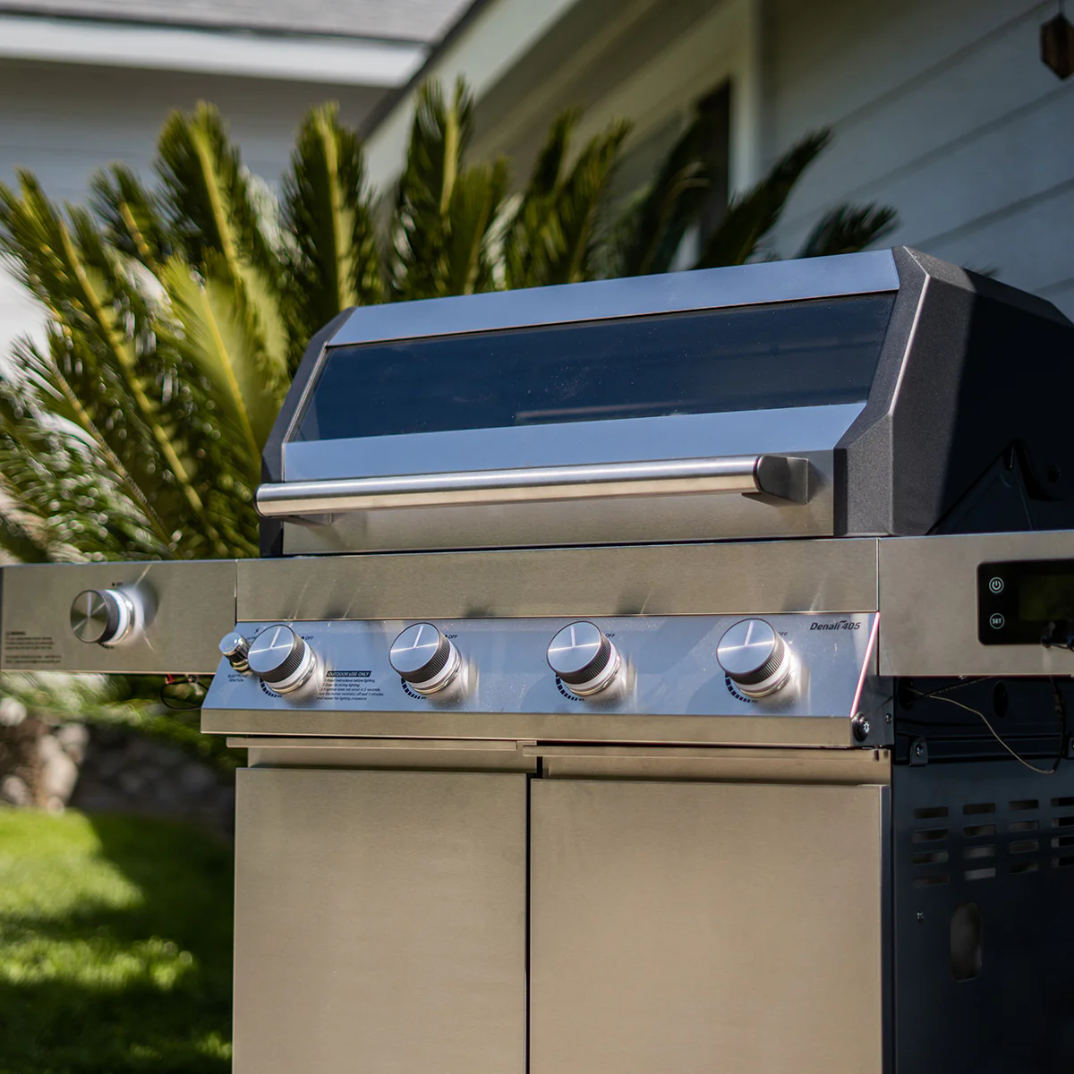 450 sq. in. Smart Grill with Clearview Lid - Image 17
