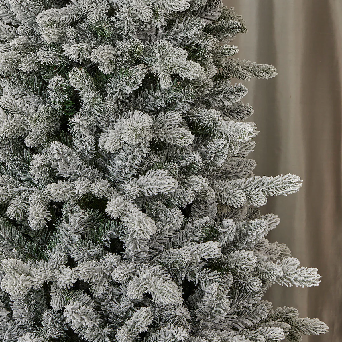 Flocked Palmetto Pine Christmas Tree - Image 4