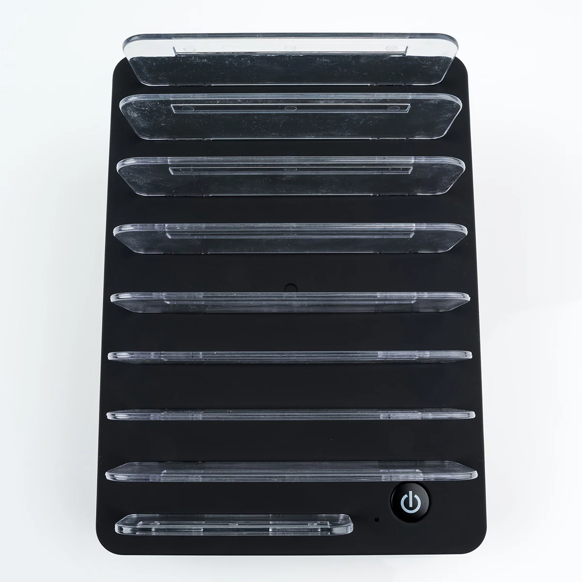 8 Device Quick Charging Station by Sharper Image - Image 4