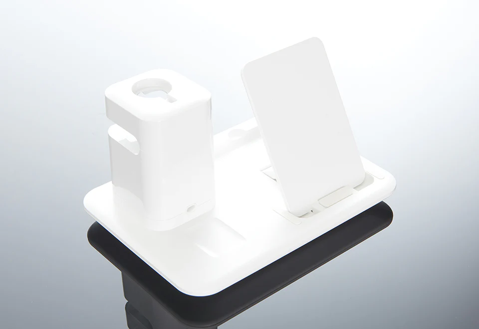 All-in-One Apple Charging Station by Sharper Image - Image 3