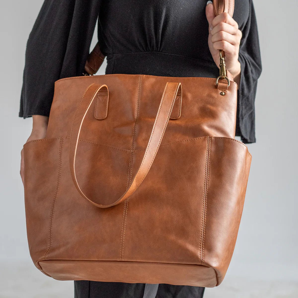 Concealed Carry Oversized Travel Tote - Image 4