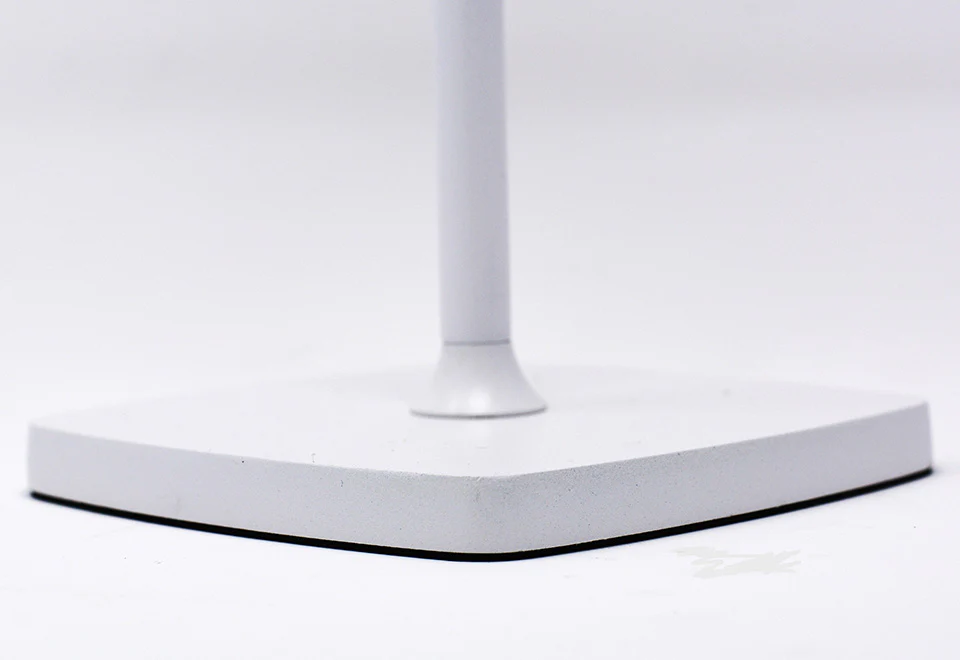 Cordless Indoor/Outdoor Lamp