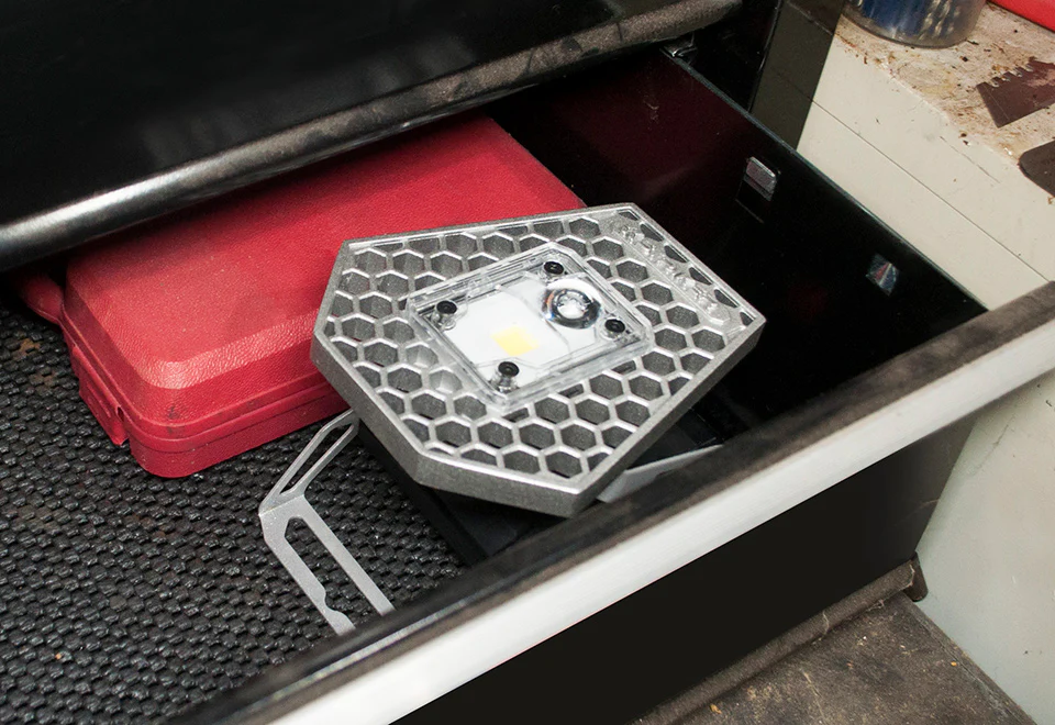 Durable Mobile Task Light - Image 9