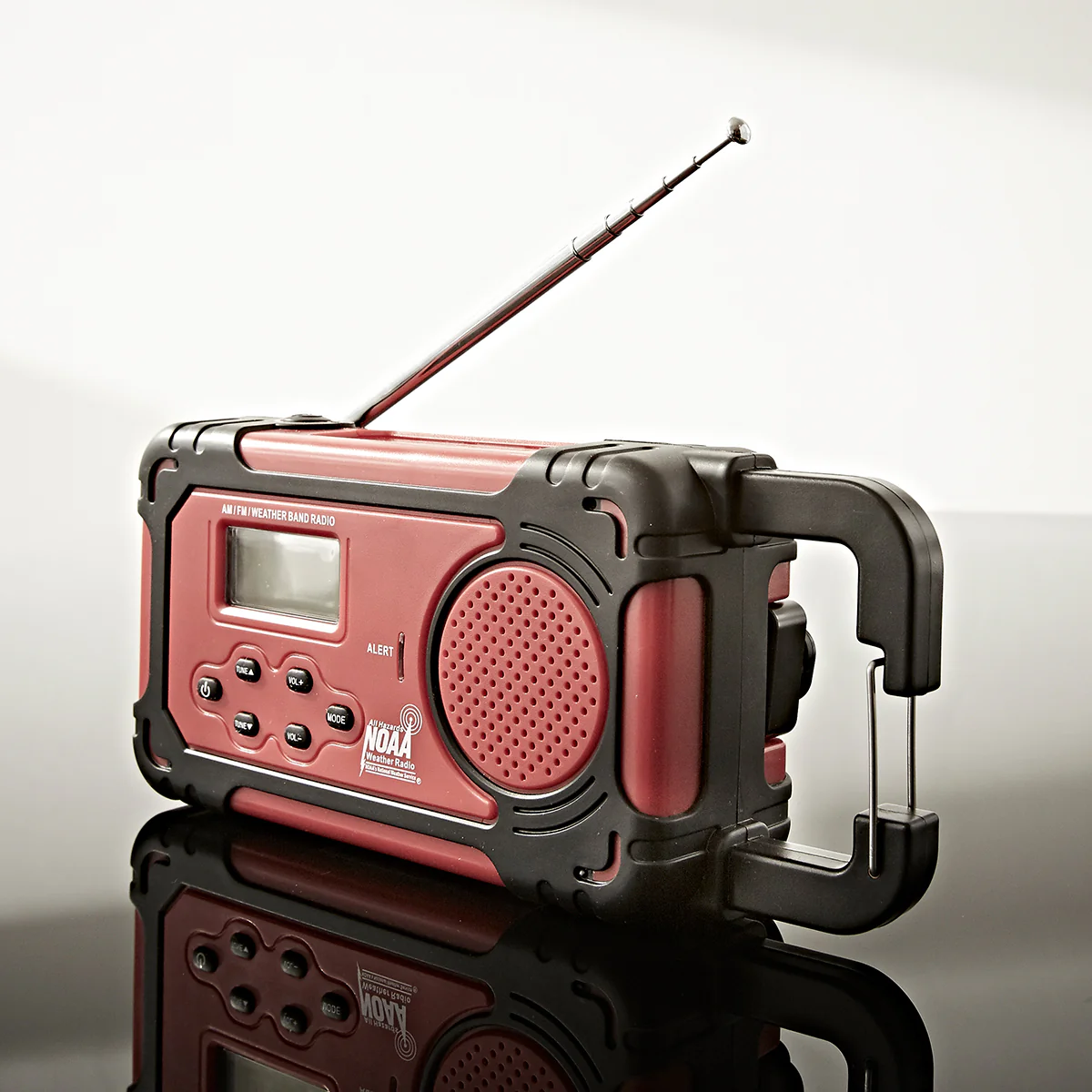 Emergency Solar Hand Crank Radio by Sharper Image - Image 4