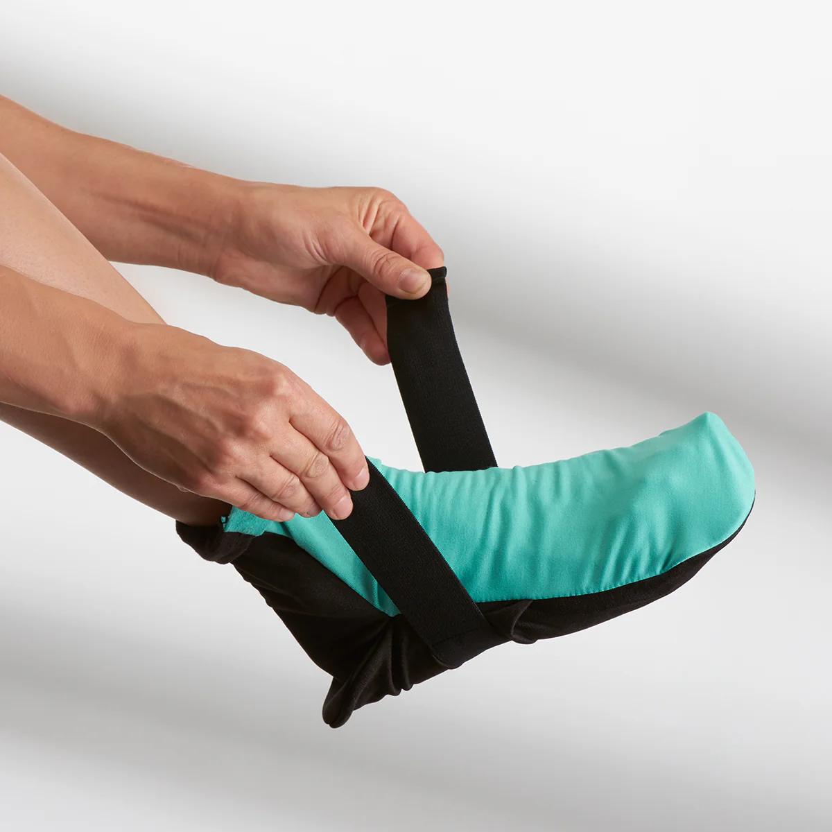 Hot and Cold Pain Relieving Gel Socks by Sharper Image - Image 3