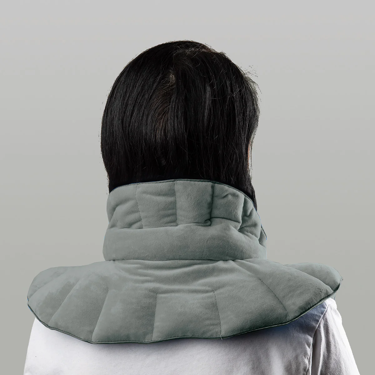 Hot/Cold Weighted Neck and Shoulder Wrap with Aromatherapy - Image 4