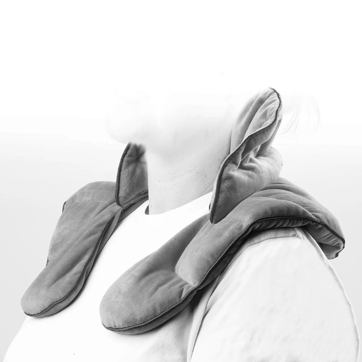 Hot/Cold Weighted Neck and Shoulder Wrap with Aromatherapy - Image 5