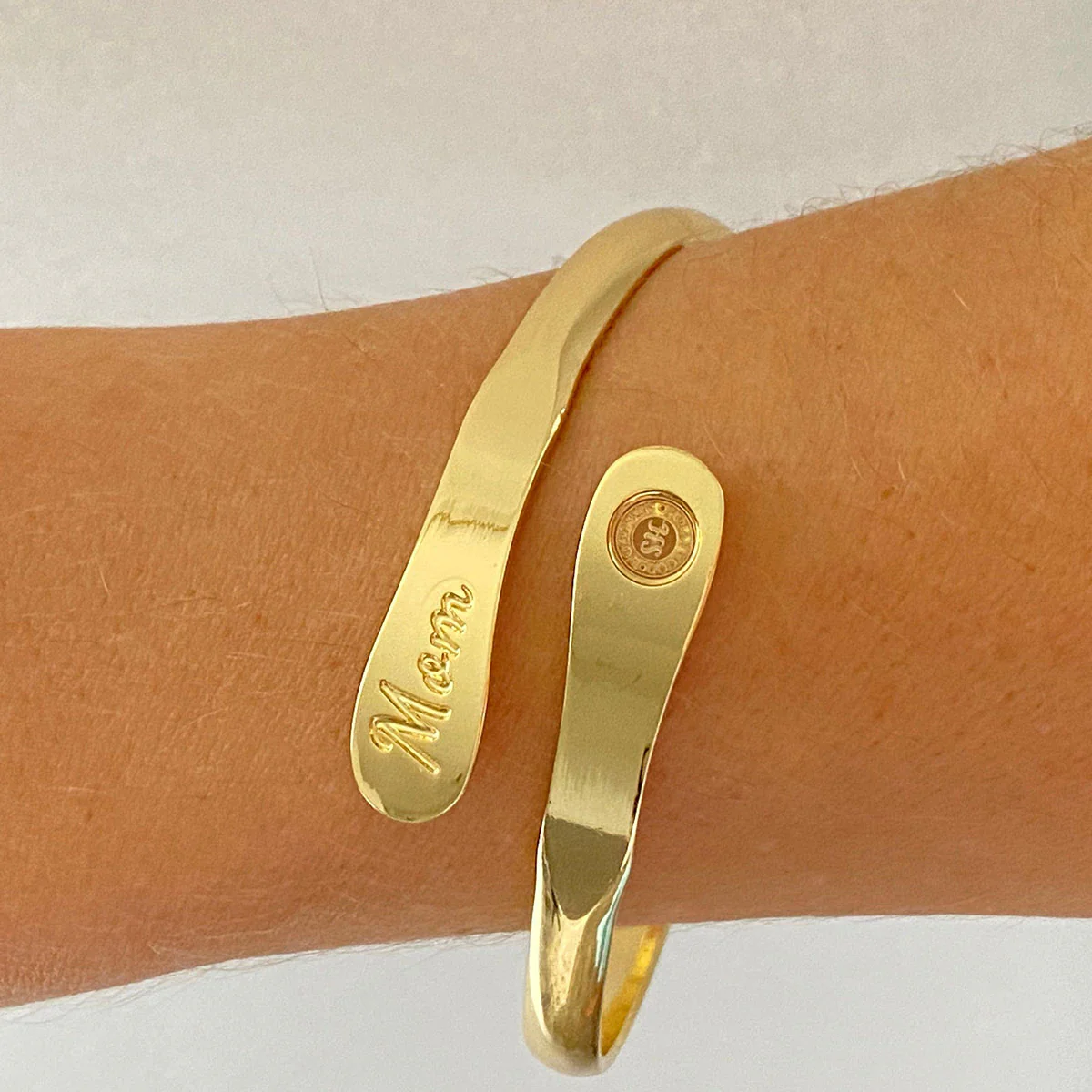 Love You Mom Engraved Bracelet - Image 6
