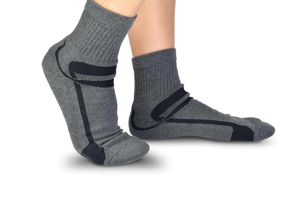 Men’s Moisturizing Gel Pain Relieving Socks - Image 2