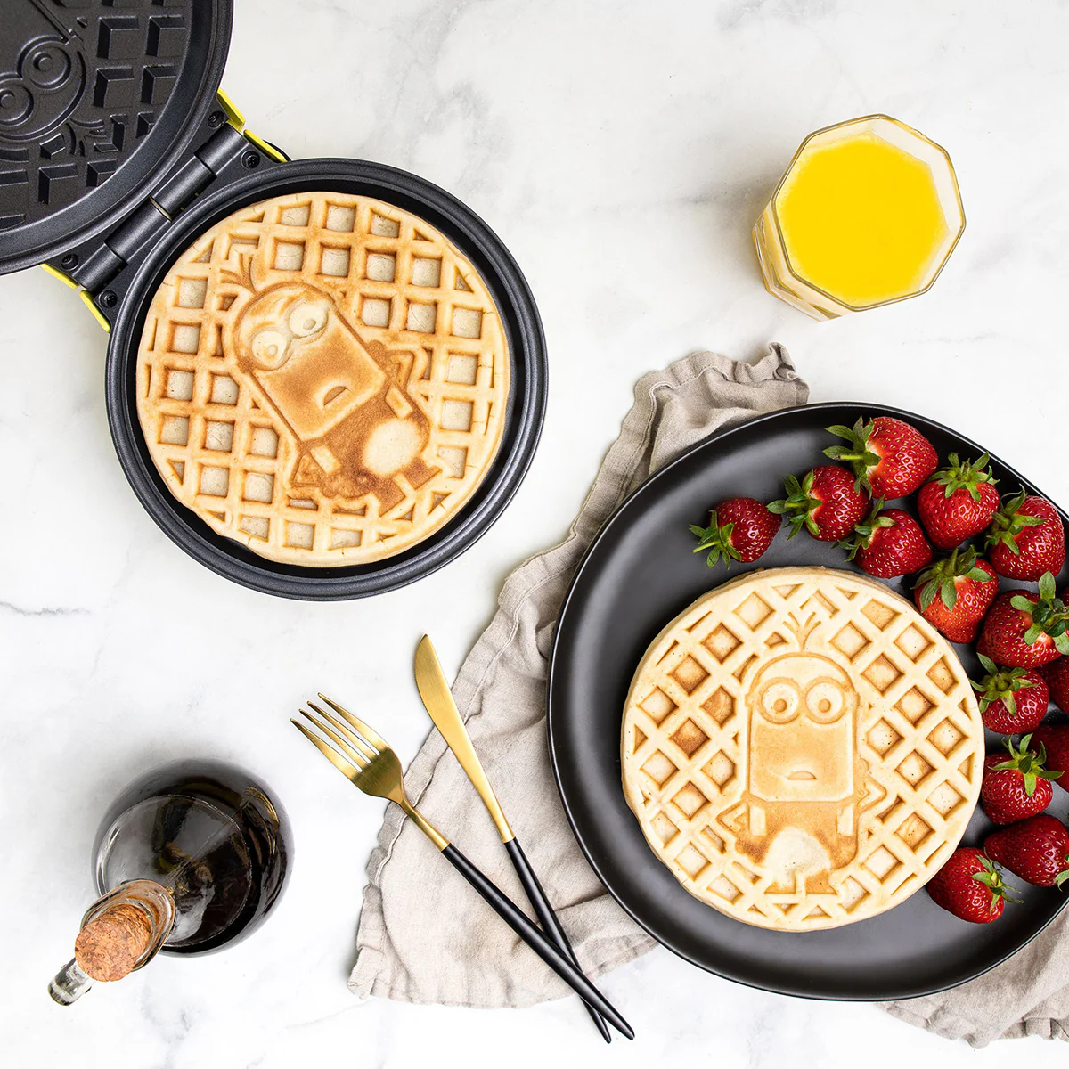 Minions Kevin Round Waffle Maker - Image 5