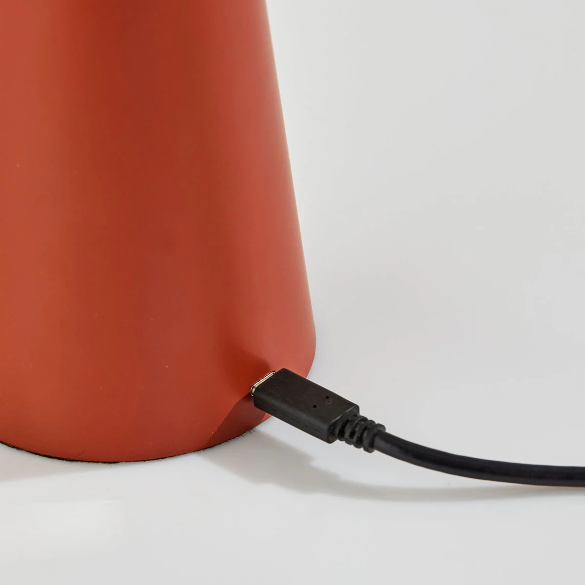 Modern Round Indoor/Outdoor Cordless LED Table Lamp - Image 7