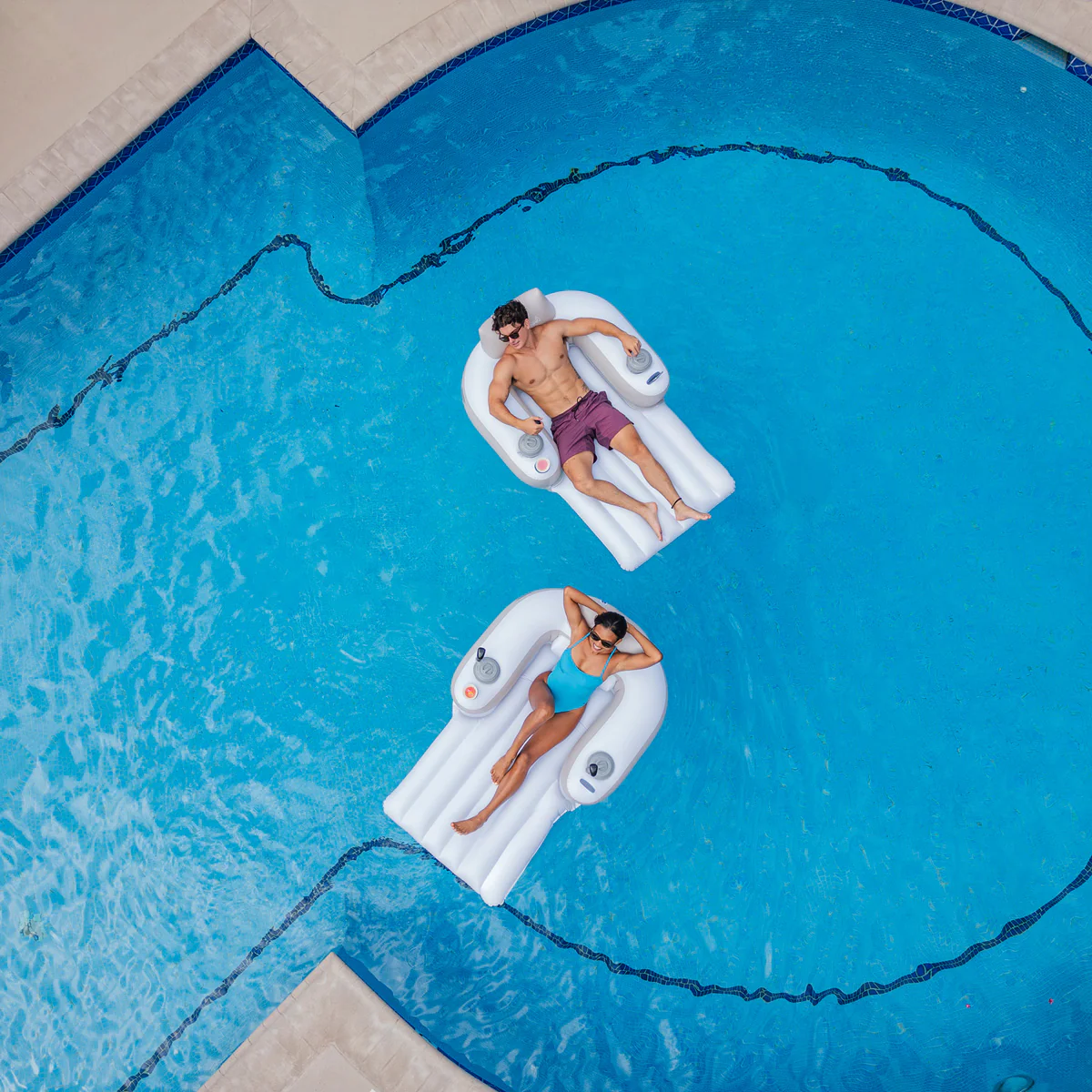 Motorized Pool Lounger - Image 12