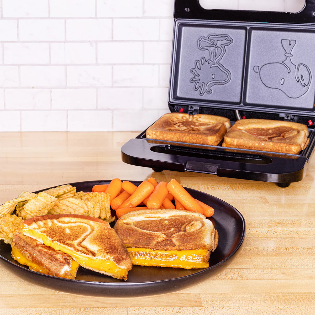 Peanuts Snoopy Grilled Cheese Sandwich Maker - Image 4