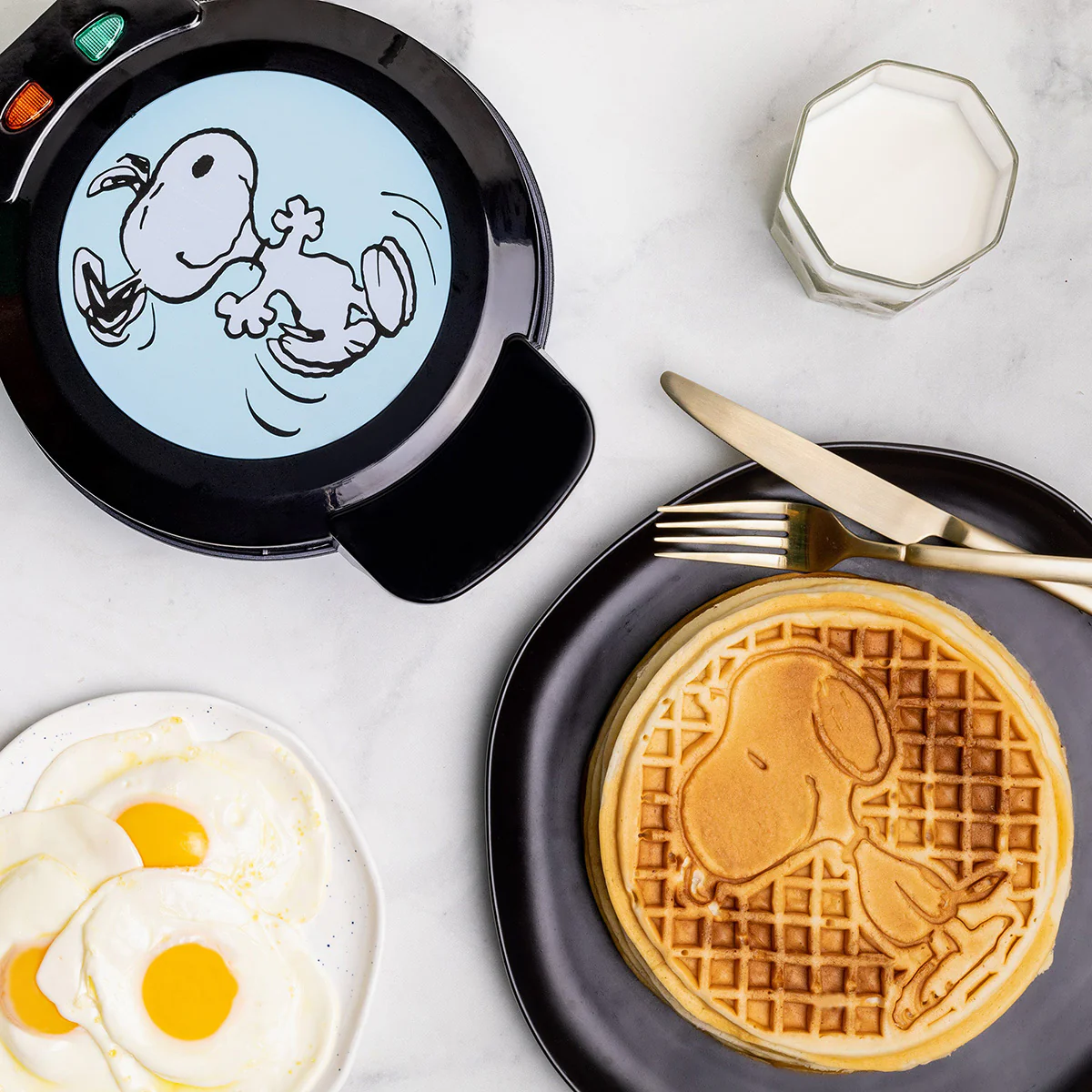 Peanuts Snoopy round Waffle Maker