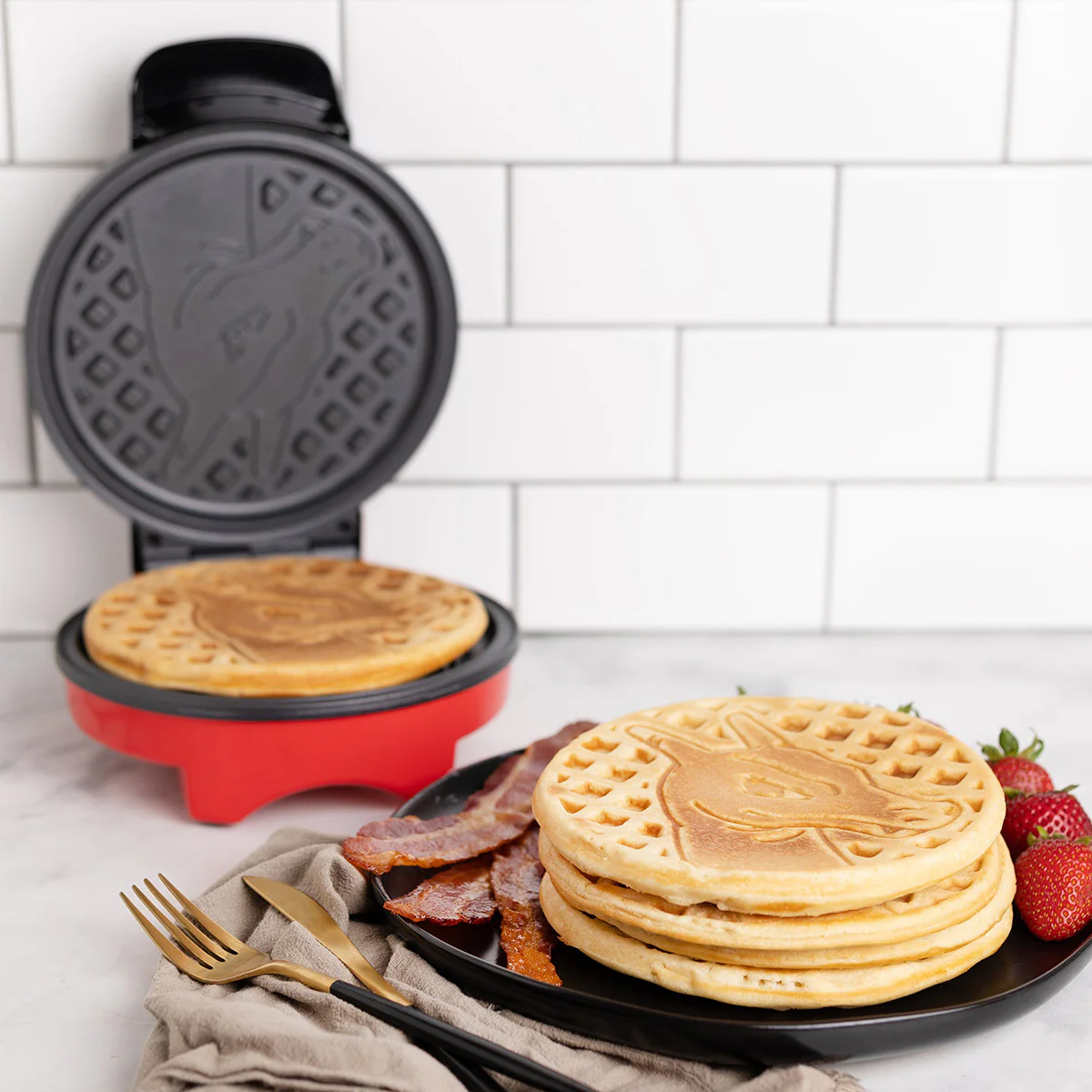 Pokémon Charizard Round Waffle Maker - Image 4
