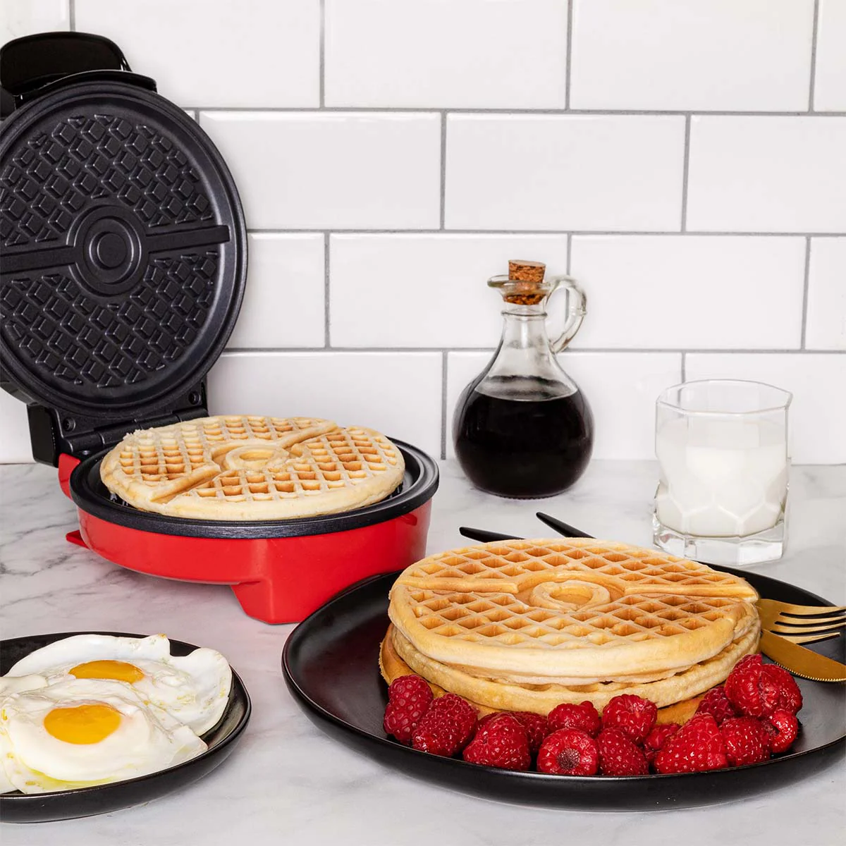 Pokémon Poké Ball Round Waffle Maker - Image 4