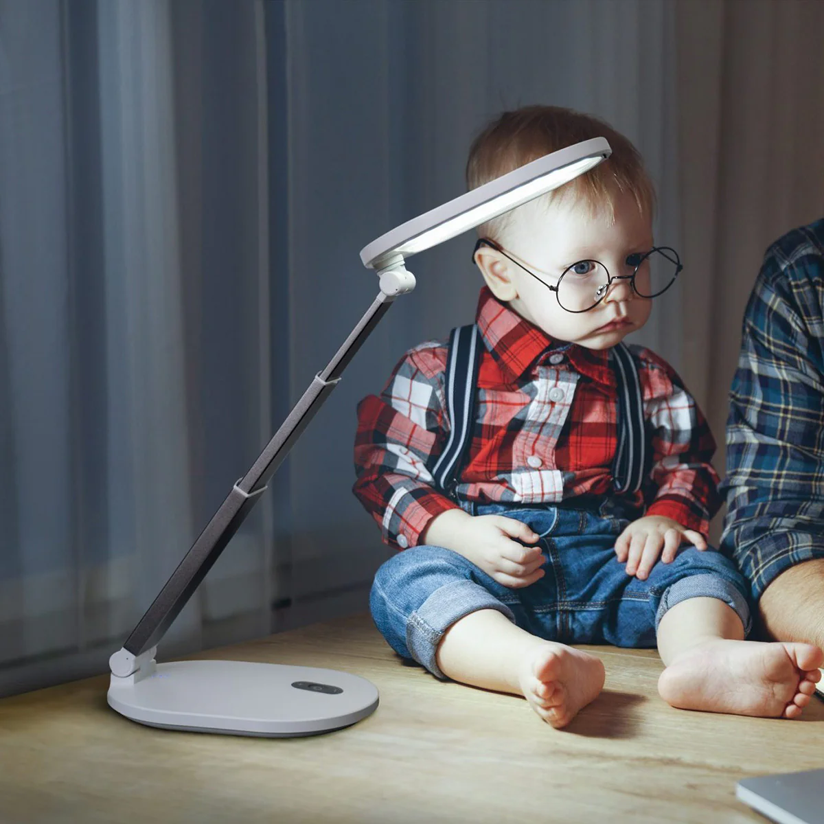 Rechargeable LED Tabletop Lamp - Image 4