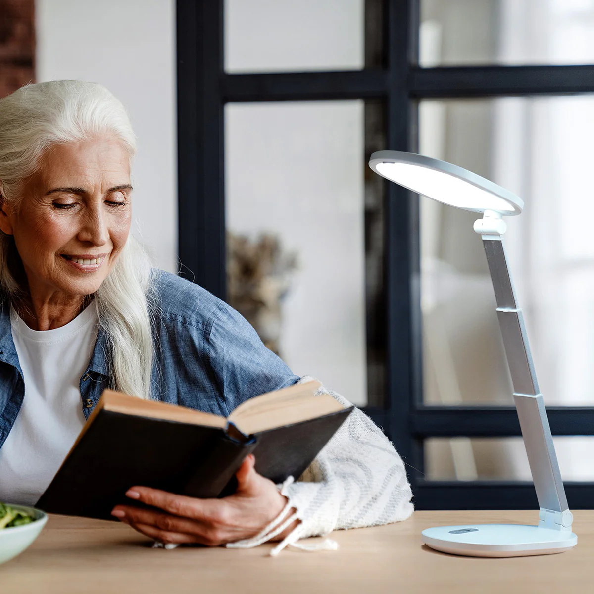 Rechargeable LED Tabletop Lamp - Image 7
