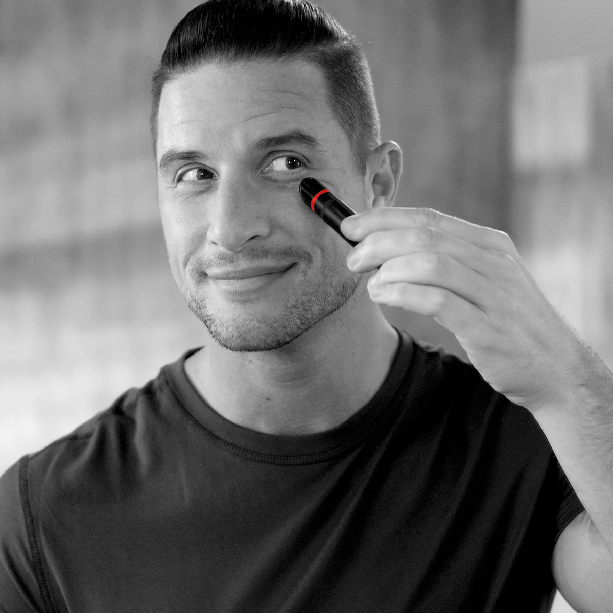 Revitalizing Warm/Cool Massaging Eye Pen - Image 2