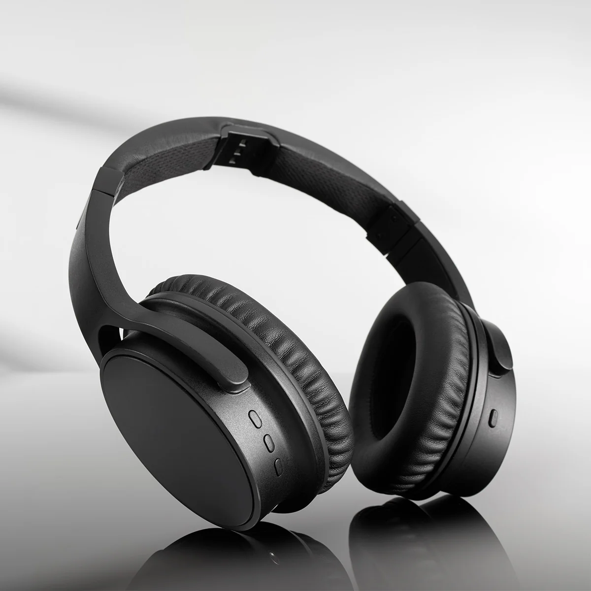 TV Wireless Headphones by Sharper Image - Image 6