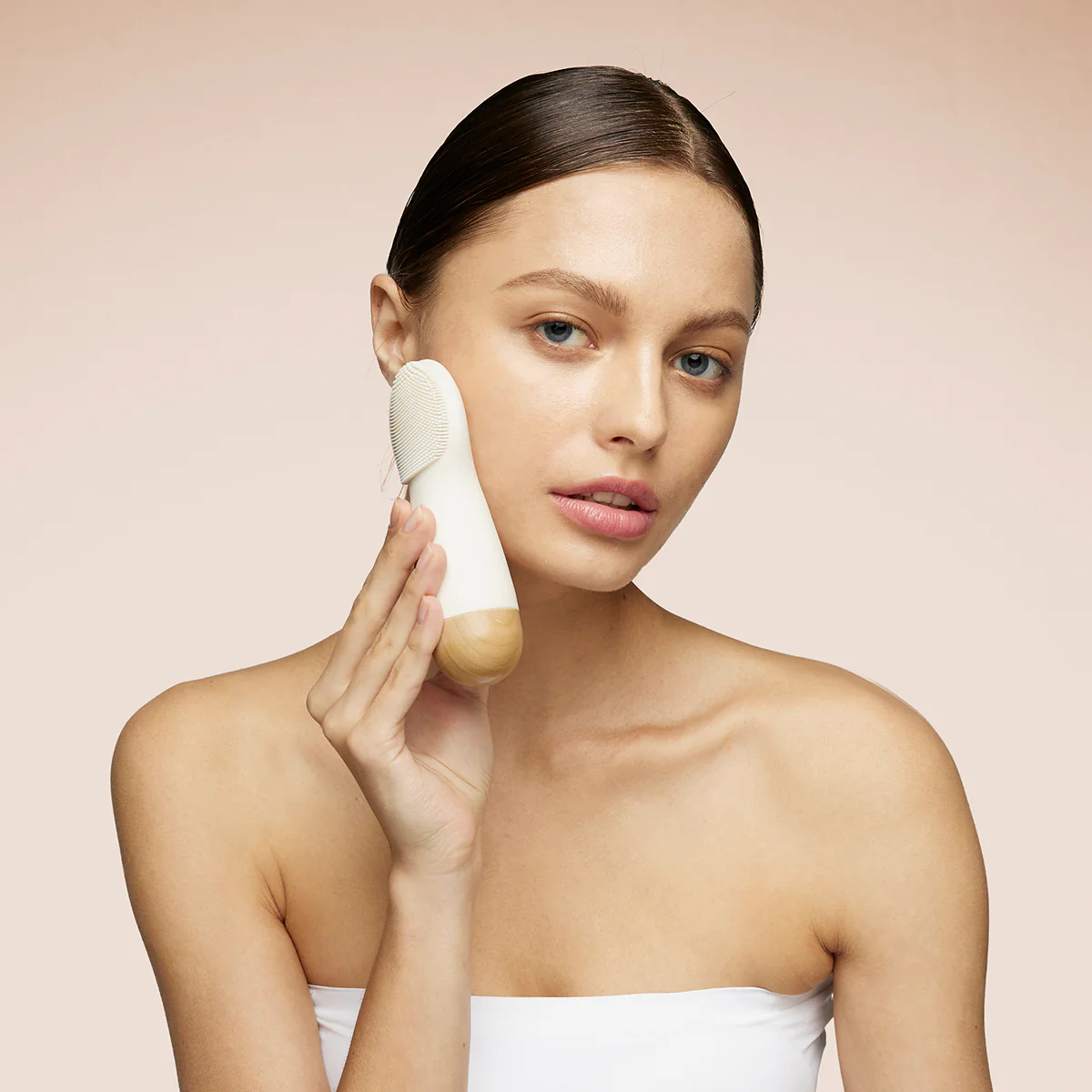 Vibrating Facial Brush - Image 8