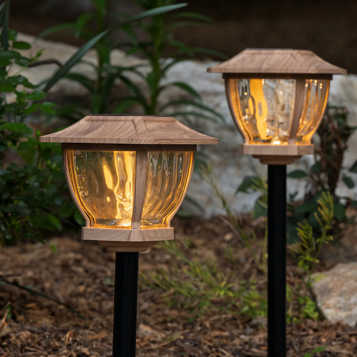 Wave Style Solar Powered Pathway Lights (Set of 2) - Image 4